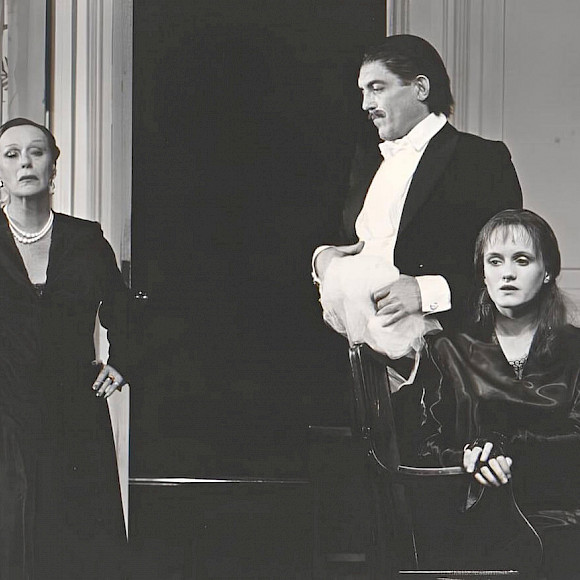 von August Strindberg, Freue Volksbühne Berlin 1987, Bühne: Karl Kneidl, Foto: A. Paczensky